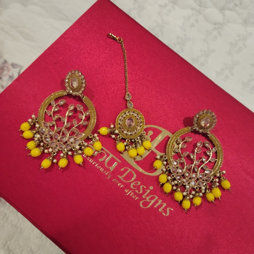 Indian earring and Tikka set from The Lost Bangle